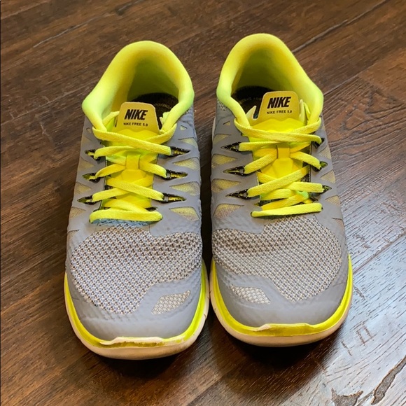 nike free neon yellow